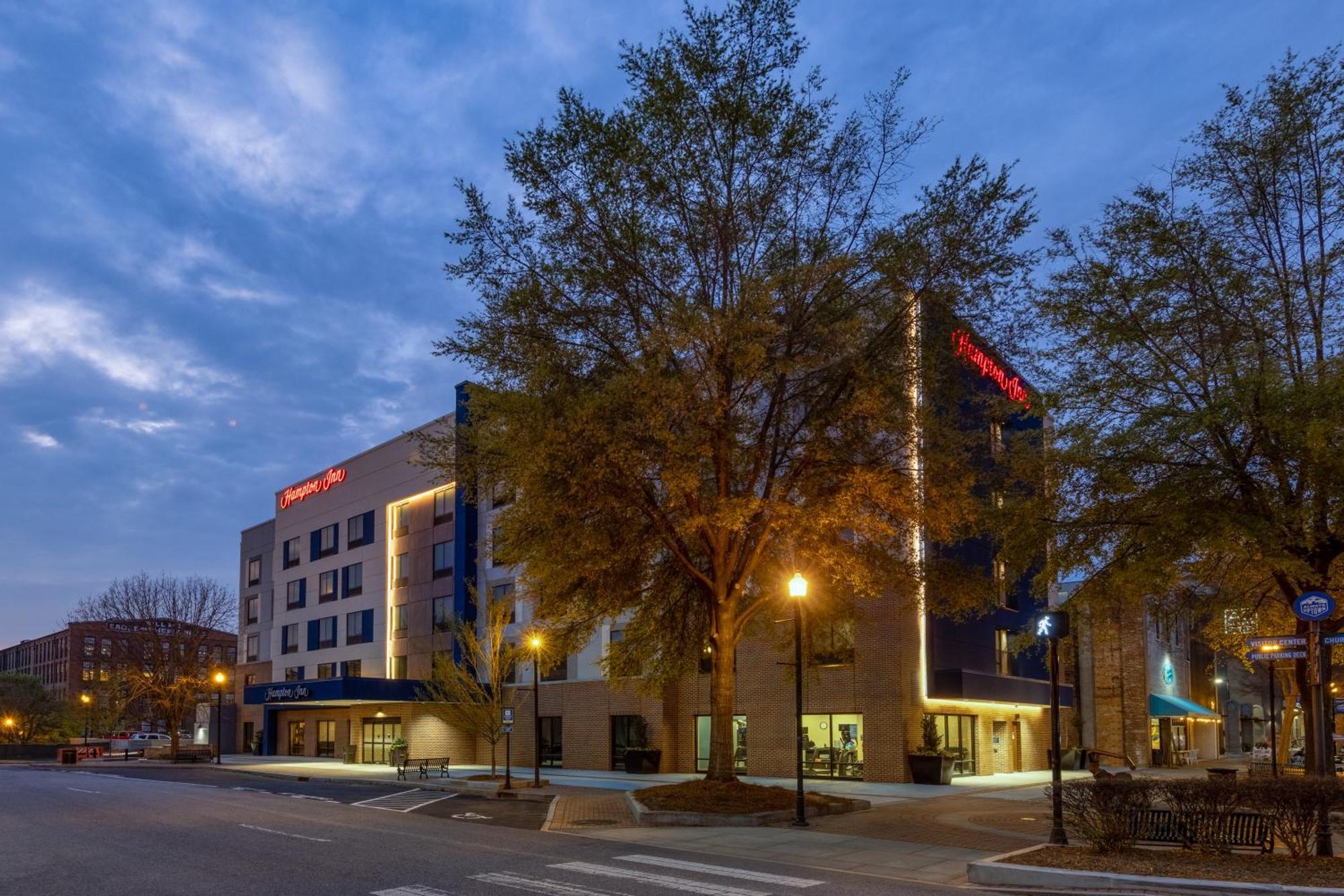 Hampton Inn Columbus Downtown, Ga Экстерьер фото